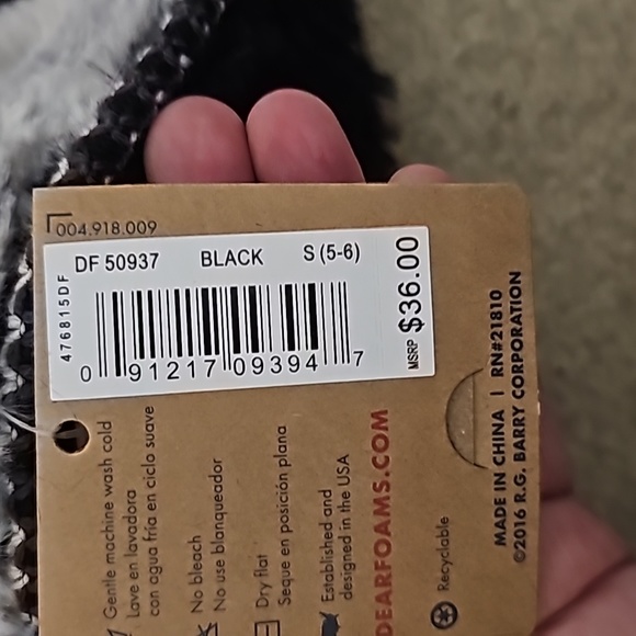 NWT Dearfoam's memory foam black and grey slippers size 5-6 - Picture 6 of 7